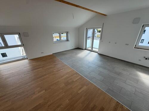 Foto - 3 Zimmer Dachgeschoßwohnung zur Miete in Kirchheim bei München