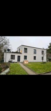 Foto - 4 Raum Wohnung im eigenen Haus - 1.720,00 EUR Kaltmiete,