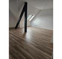 Burgstädt * Dachgeschoss 3 Zimmer im Grünen * Stellplatz * frei