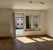 sanierte 2-Zimmer Wohnung MIetwohung mit Dachterasse - Konradsreuth