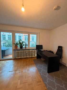 Foto - Furnished Studio Apartment with Balcony – Short-Term Sublet