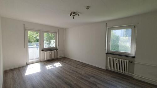 Foto - Helle 2-Zimmer-Wohnung im EG mit Balkon & Garage