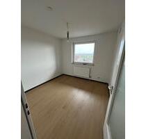 Frisch renovierte 4-Zi.-Wohnung mit 2 Loggias in Bützfleth - Stade