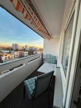 Foto - Top Etage mit großem Balkon: ruhige Lage inkl. Küche