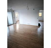 3.5 Raum Wohnung zu vermieten - 880,00&nbsp;EUR Kaltmiete, ca.&nbsp; 85,00&nbsp;m&sup2; in Roßleben-Wiehe (PLZ: 06571)