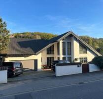 freistehendes Architektenhaus bei Bamberg: groß, grün, hochwertig - Oberaurach