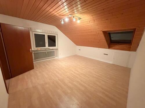 Foto - 2 Zimmer Dachgeschoßwohnung zur Miete in Renningen