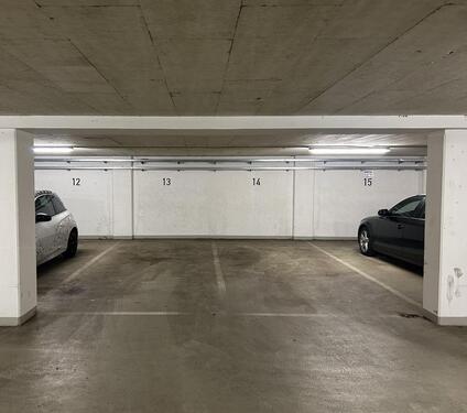 Foto - Zentraler Tiefgaragenstellplatz in Altona