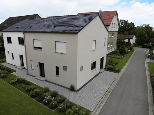 Foto - 5 Zimmer Doppelhaushälfte zur Miete in Unterpleichfeld