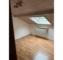 Dachgeschosswohnung in zentraler Lage - ideal für Studierende! - Eichstätt