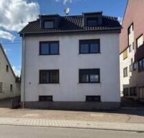 Freistehendes Ein - bis Zweifamilienhaus in Heusweiler