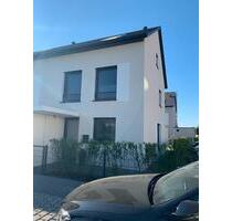 Reihenendhaus, 2 Stellplätze, FBH, KFW55, Pool - Stockstadt am Rhein