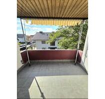 Helle 3- Zimmer- Dachgeschosswohnung mit Balkon in ruhiger Lage - Griesheim