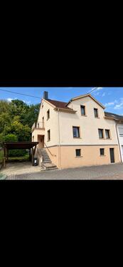 Foto - Einfamilienhaus mit Carport und großem Grundstück in Beckingen!