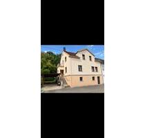Einfamilienhaus mit Carport und großem Grundstück in Beckingen!