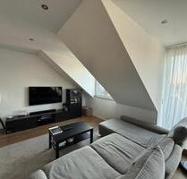 Charmante 2 Zimmer Dachgeschoss Wohnung - Köln Kalk