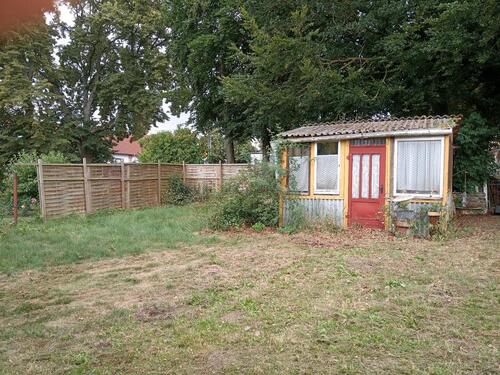 Foto - Garten mit Garage - 1.000,00&nbsp;EUR Kaltmiete, ca.&nbsp; 0,00&nbsp;m&sup2;