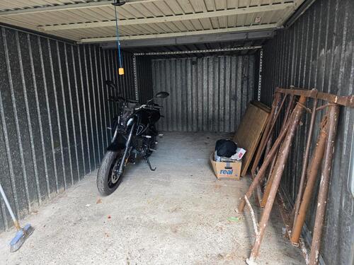 Foto - Stellplatz Garage Motorrad Roller Fahrrad