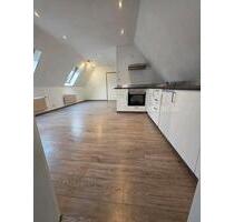 Schöne Wohnung mit Küche und Stellplatz - Rottenburg am Neckar