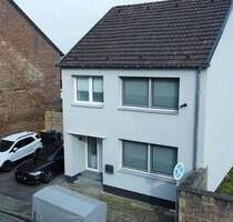 Freistehendes EFH | 639 m² Grundstück | saniert | Ausbaupotenzial - Alsdorf