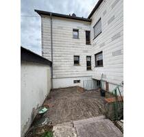 Zweifamilienhaus mit Garten und Doppelgarage in Gersweiler - Saarbrücken West