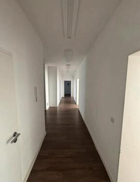 Foto - Top renovierter Altbau mit 4 Zimmern in zentraler Lage