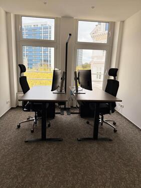Foto - Abschließbares Bürozimmer (15qm) in den Colonnaden für 3-6 Monate