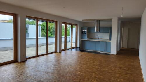 Foto - Penthouse-Wohnung für 1 Jahr - 1.500,00 EUR Kaltmiete,