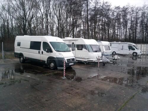 Foto - Stellplatz Wohnmobil Wohnwagen Boot Lkw Auto