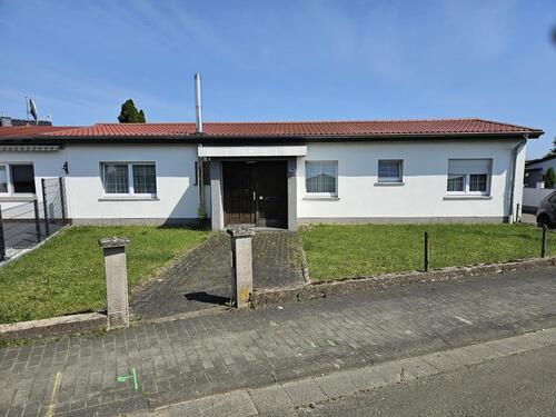 Foto - Hausverkauf in Stadtallendorf – Einfamilienhaus mit großem Garten