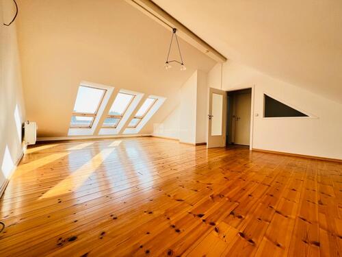 Foto - Gemütliche 2-Zimmer-Dachgeschosswohnung mit Maisonette-Charme