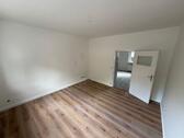 Foto - Frisch renovierte 3-Zimmer-Erdgeschoss-Wohnung mit eigenem 50 m²