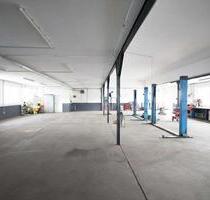 **Lagerhalle Produktionshalle Werkstatt: Geräumig, sehr hell & zentral in Euskirchen**