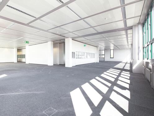 Foto - Teilsanierte Büroabteilung mit hoher Decke und Teeküche *DIREKT VOM EIGENTÜMER*