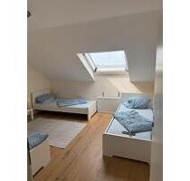 3 Zimmer Wohnung Dachgeschoss - 1.100,00&nbsp;EUR Kaltmiete, ca.&nbsp; 60,00&nbsp;m&sup2; in Fürth (PLZ: 90765) Bislohe