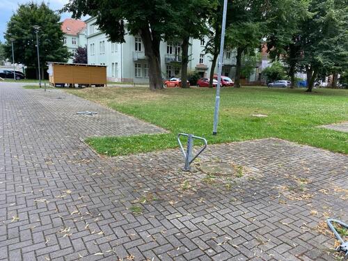 Foto - Abschließbarer Stellplatz mit Parkbügel zur Miete An der Enckekaserne 2-128