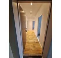 helle und modernisierte 3-RW mit Balkon und KFZ-Stellplatz Tageslichtbad - Berlin Reinickendorf