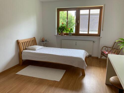 Foto - Freundliches WG Zimmer für berufstätige Frau