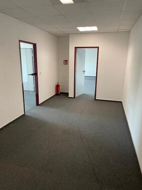 Foto - 135,1 m² große moderne und helle Büroeinheit im Gewerbegebiet Aachener Kreuz in Würselen zu vermieten