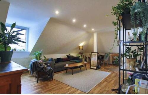 Foto - schöne helle Penthouse-Wohnung mit Keller, Stellplatz und Balkon