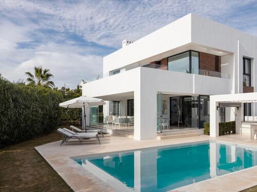 Foto - Villa in Marbella - 1.995.000,00&nbsp;EUR Kaufpreis, ca.&nbsp; 360,00&nbsp;m&sup2;