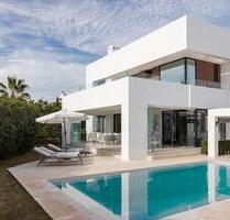 Villa in Marbella - 1.995.000,00&nbsp;EUR Kaufpreis, ca.&nbsp; 360,00&nbsp;m&sup2; in Steinbach (Taunus) (PLZ: 61449)