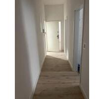 Frisch sanierte 3-Zimmer, Küche, Diele, Bad Wohnung, 1.OG - Wuppertal Gemarkung Langerfeld