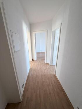 Foto - Helle 2 Zimmer Whg., 1. OG, Balkon, TOP Lage in Ebw. Westend