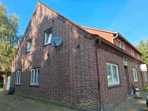 Foto - Zwei Häuser mit Möglichkeit zum Gewerbe auf großem Grundstück