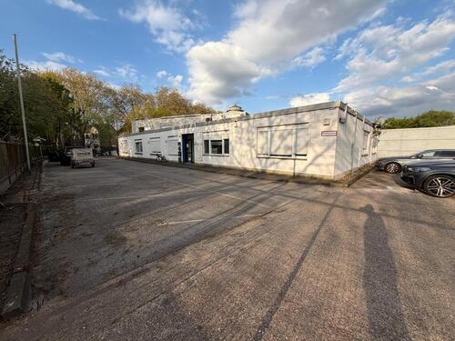 Foto - Büros und Stellplätze - 350,00&nbsp;EUR Kaltmiete,