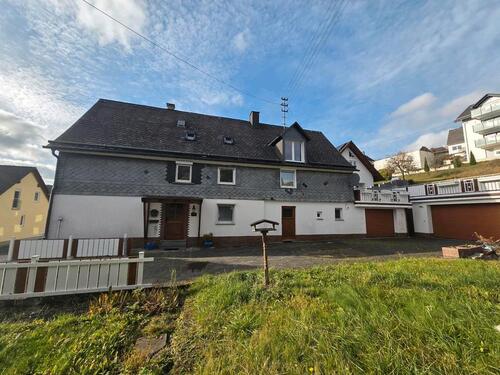 Foto - Großes Fachwerkhaus in Wilnsdorf-Rudersdorf