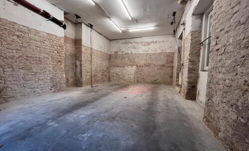 Foto - XXL Garage oder Lager in Tempelhof Heizung, Fenster, Strom