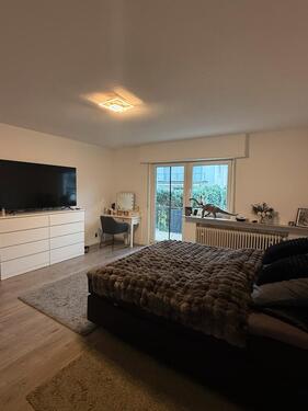 Foto - Kernsanierte 2-Zimmer-Wohnung mit Balkon und EBK
