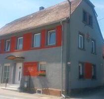 Saniertes Zweifamilienhaus in Heilsbronn -PROVISIONSFREI-